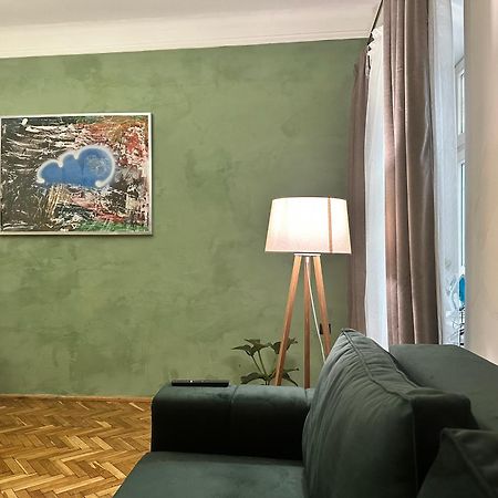 Art Apartment On Kylisha Str Lviv Exterior photo