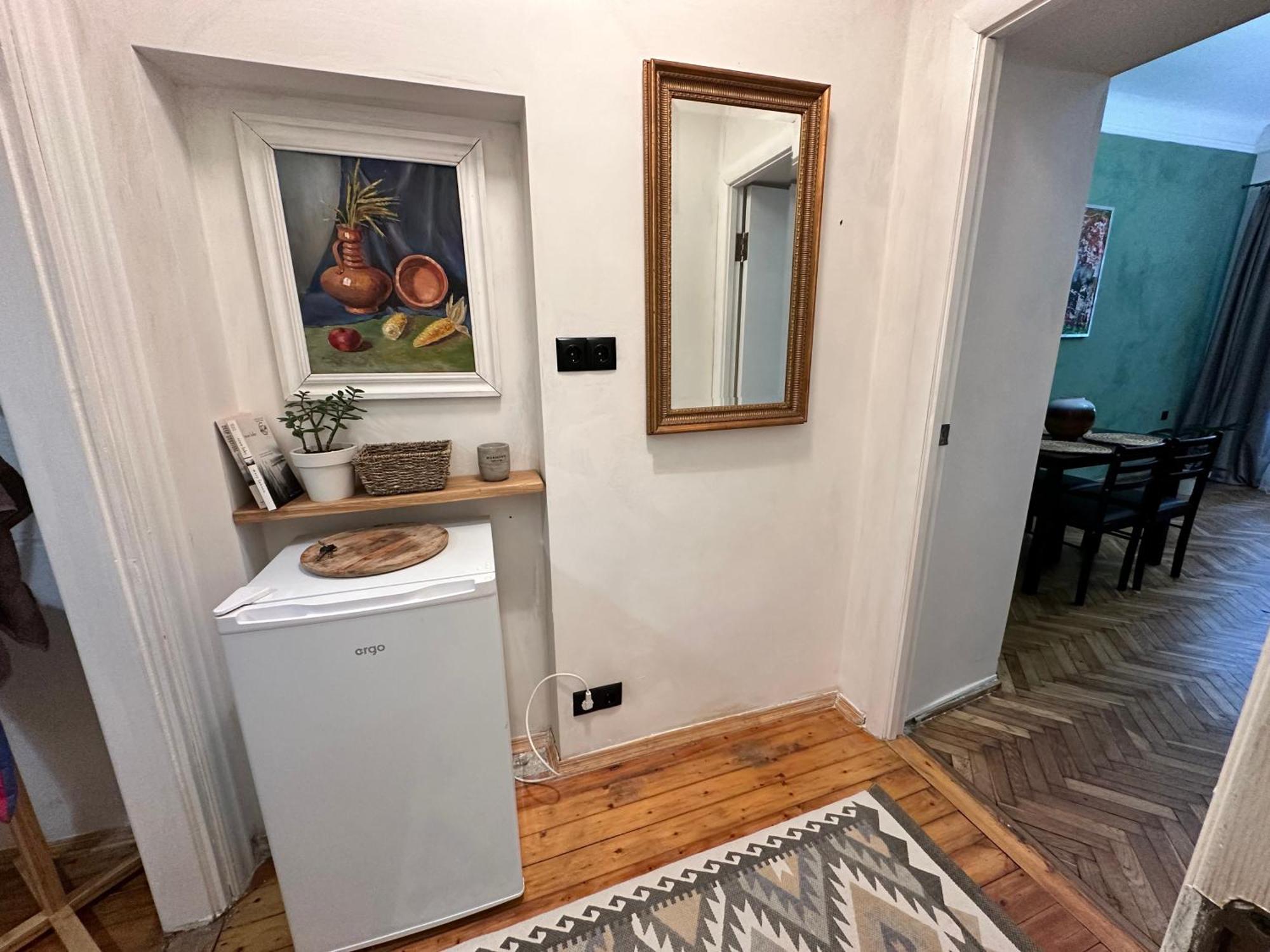 Art Apartment On Kylisha Str Lviv Exterior photo